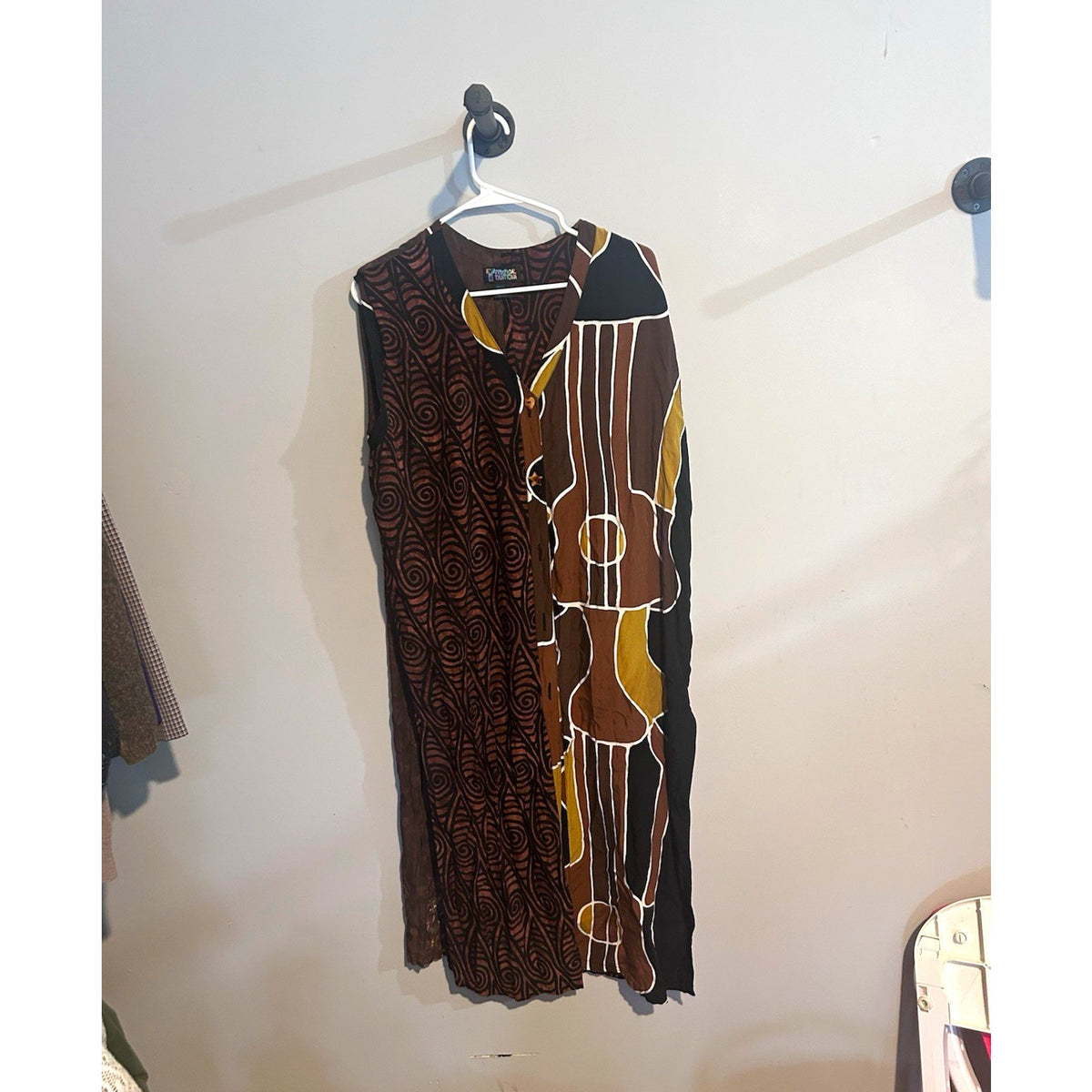 Tropical Tantrum Women Abstract V-Neck Sleeveless Rayon Shift Dress Button OS