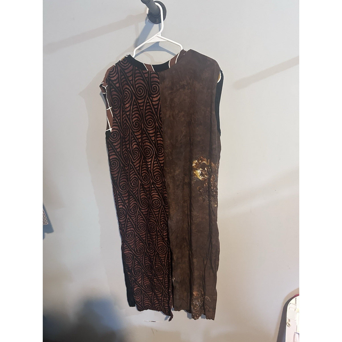Tropical Tantrum Women Abstract V-Neck Sleeveless Rayon Shift Dress Button OS
