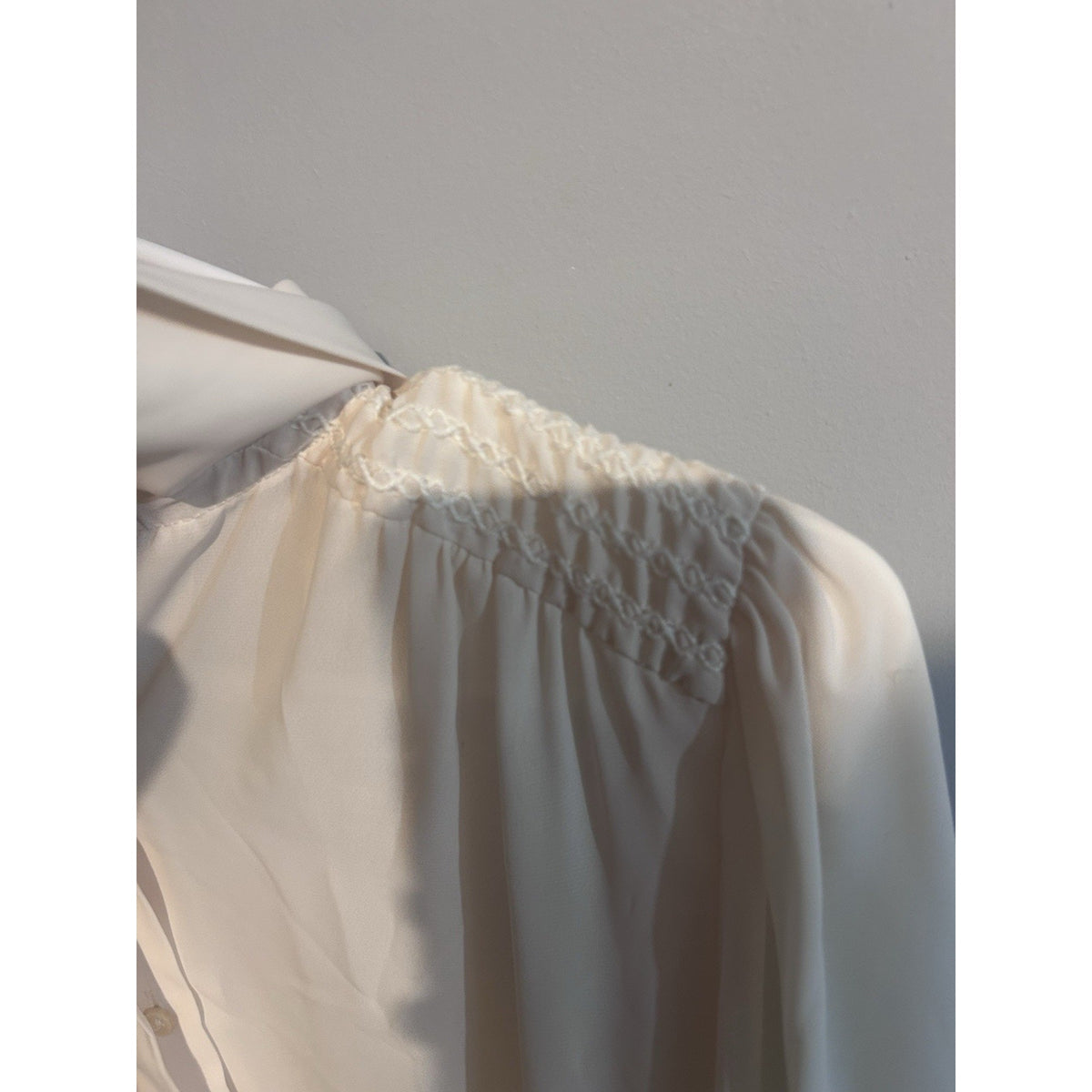 VTG Sunny South Fashions Ivory Chiffon Collared Smocked LS Button Blouse Sz 6