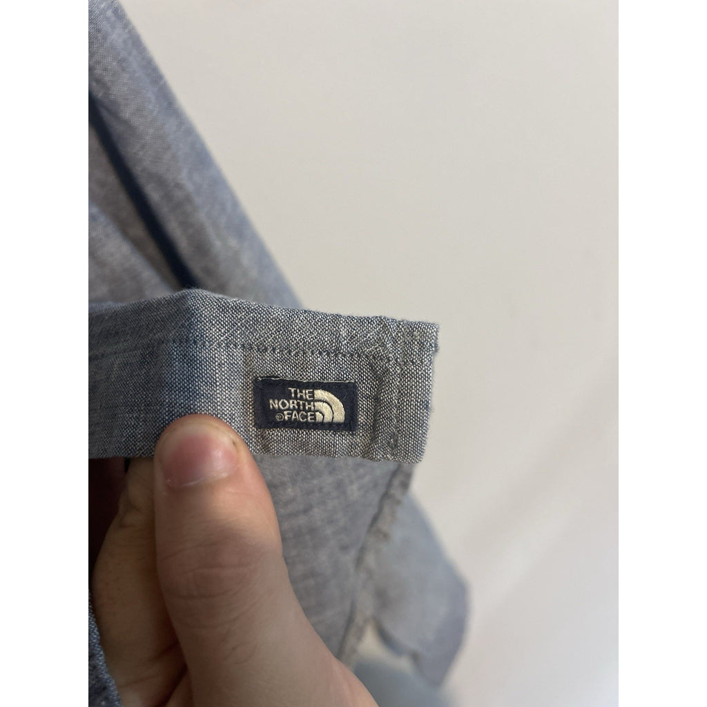 The North Face Blue Chambray Linen/Cotton Long Sleeve Button-Down Shirt S