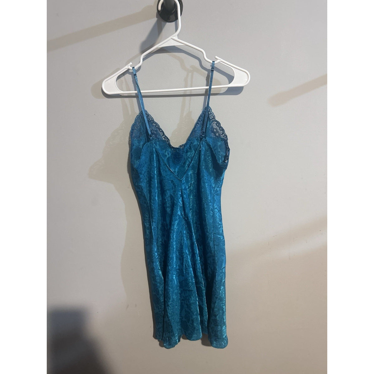 Adonna Women’s Blue Floral Lace V-Neck Sleeveless Chemise, Adjustable, M