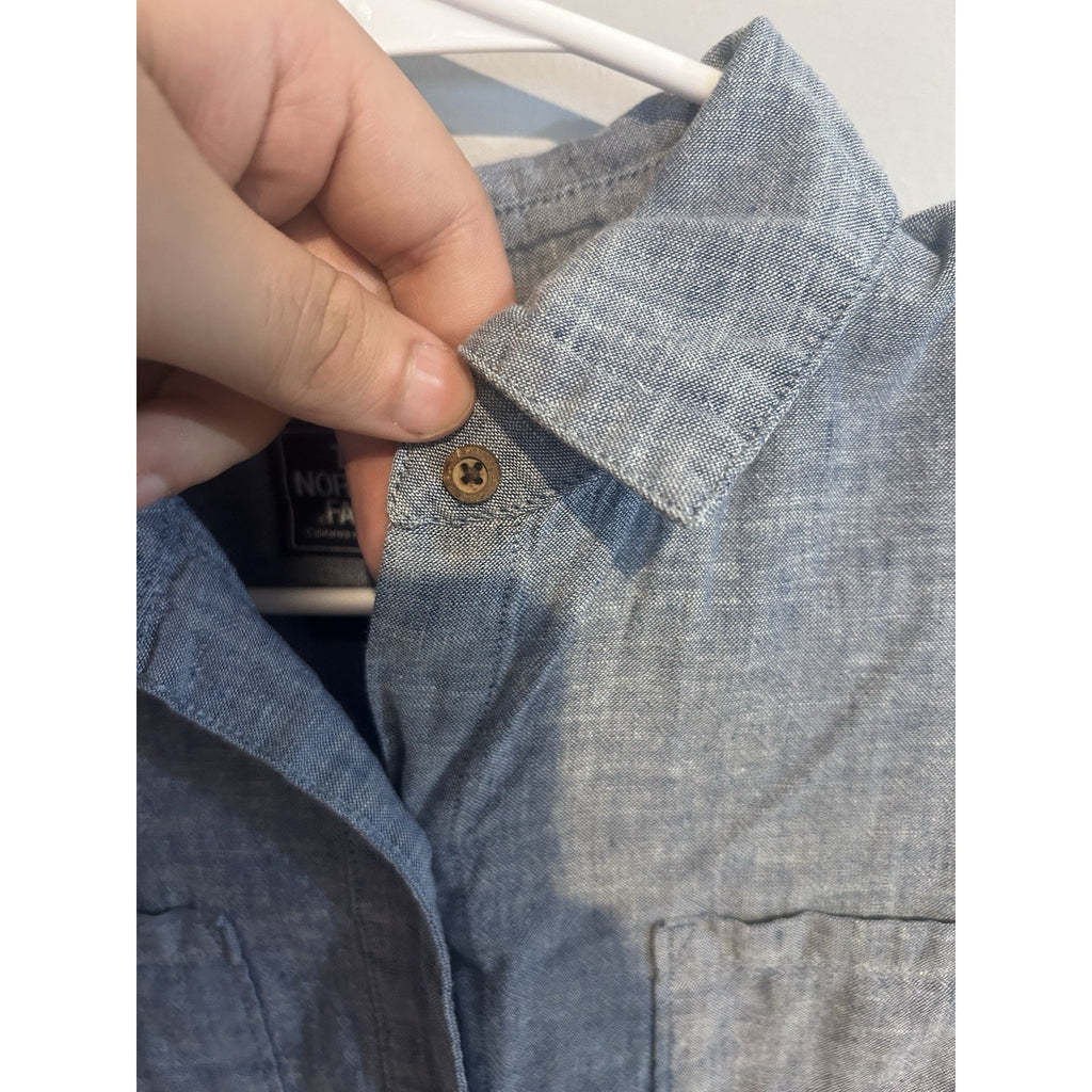 The North Face Blue Chambray Linen/Cotton Long Sleeve Button-Down Shirt S