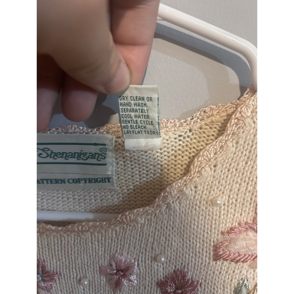Shenanigans Women’s Beige Knit Crew Neck Floral Embroidered Beaded Sweater M VTG