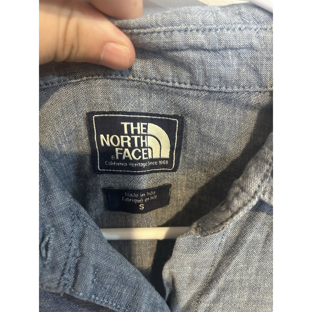 The North Face Blue Chambray Linen/Cotton Long Sleeve Button-Down Shirt S