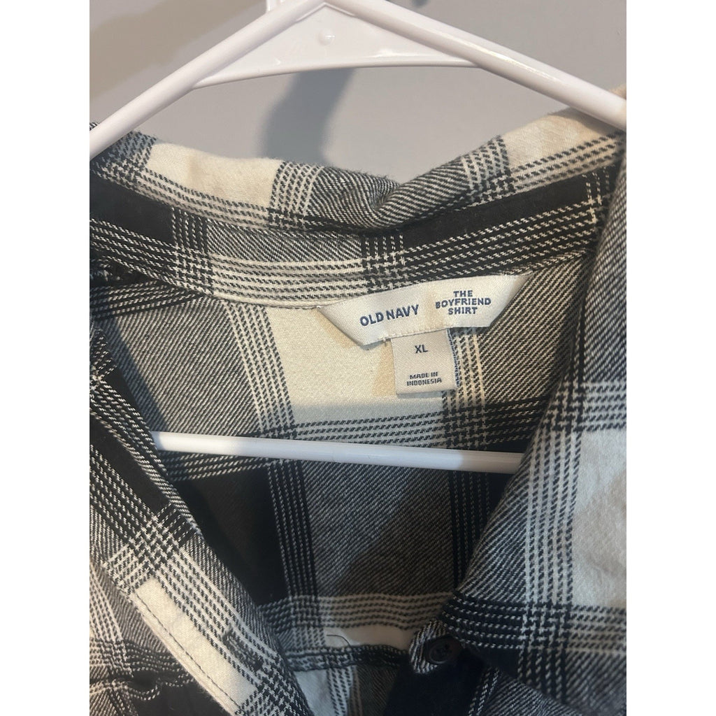 Old Navy The Boyfriend Shirt Flannel Plaid Button-Up Black/White/Gray XL